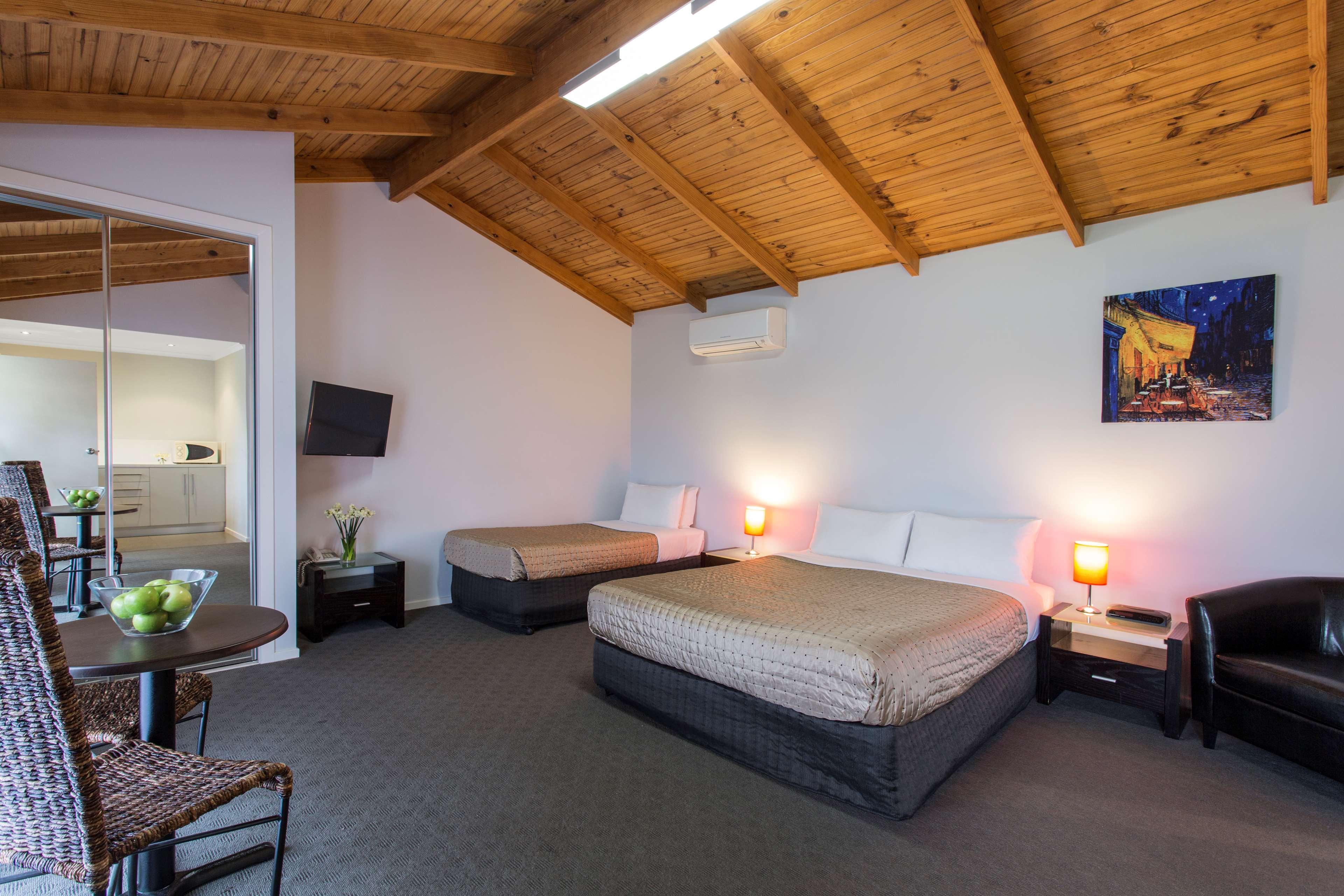 Best Western Colonial Village Motel วอร์นามบูล ภายนอก รูปภาพ
